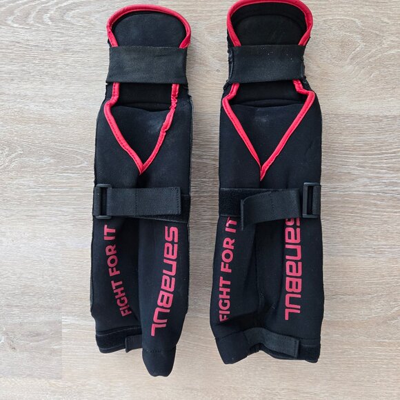 Sanabul Essential Hybrid Sleeve Kickboxing Shin Guards for MMA Shin Guards Muay - Picture 4 of 11